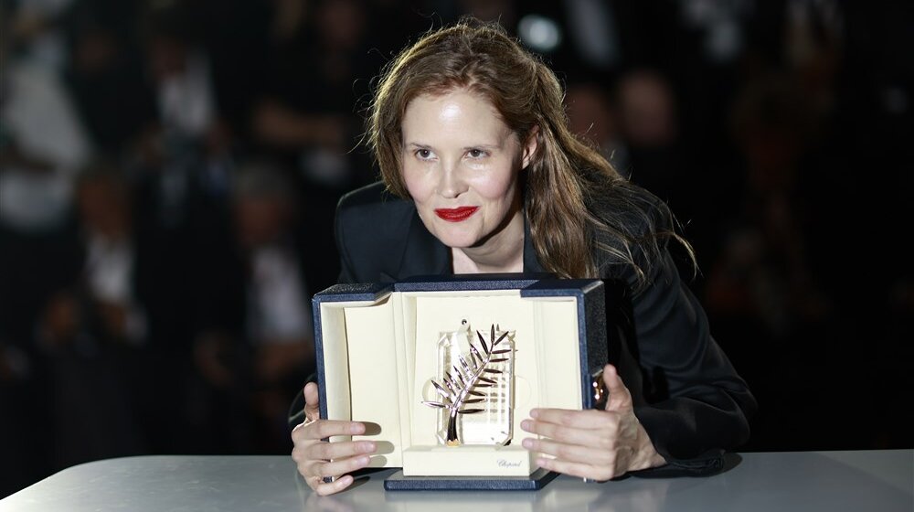 epaselect epa10658789 French director Justine Triet winner of the Palme d'Or for the film 'Anatomie d'une Chute' (Anatomy of a Fall), poses during the Award Winners' photocall at the Closing Ceremony of the 76th annual Cannes Film Festival, in Cannes, France, 27 May 2023.  EPA-EFE/GUILLAUME HORCAJUELO