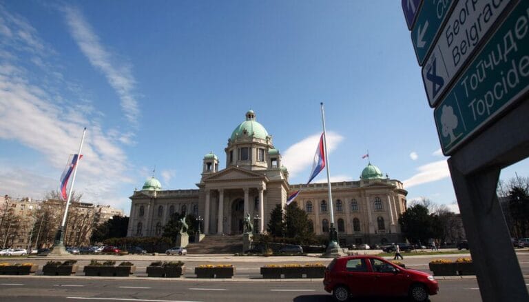 Muškarac nožem izbo tri osobe u centru Beograda 8 Muškarac nožem izbo tri osobe u centru Beograda