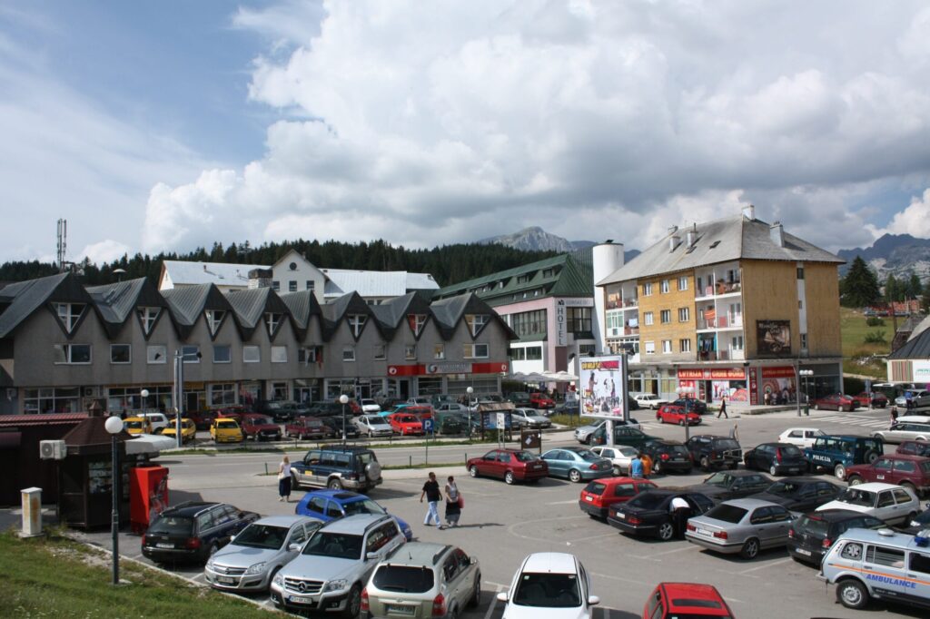 Legalizacija na Žabljaku skuplja i do 32 eura po kvadratu 3 Zabljak Montenegro main square scaled 1