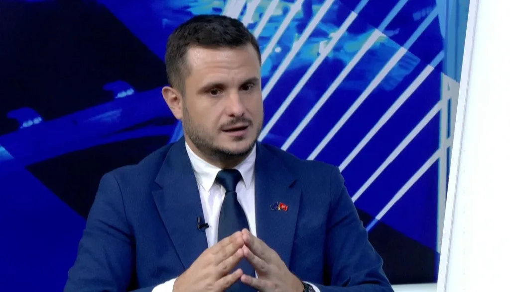 Zenović: U narednim danima ili sedmicama formalno sazivanje ad hok grupe za ulazak Crne Gore u EU 11 Zenović: U narednim danima ili sedmicama formalno sazivanje ad hok grupe za ulazak Crne Gore u EU