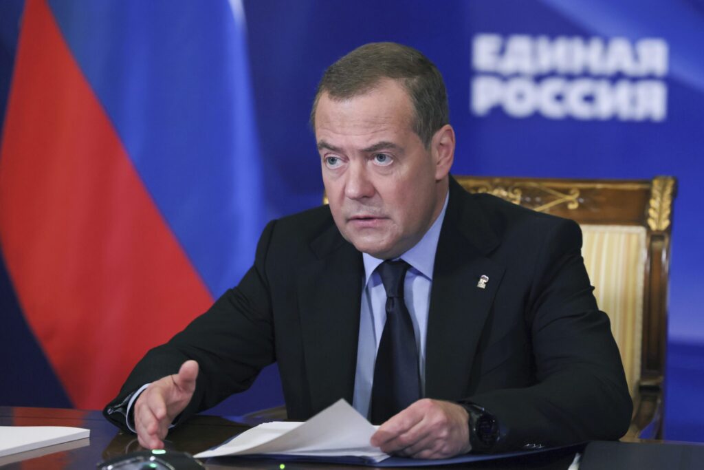 Medvedev poručio Arapima: Dobro razmislite trebaju li vam američke baze 1 Medvedev poručio Arapima: Dobro razmislite trebaju li vam američke baze