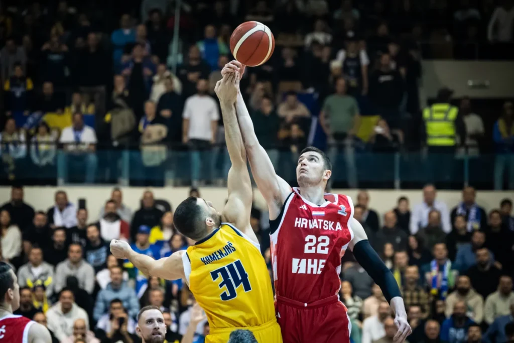 Bećiragić objavio konačan spisak za Eurobasket 4 Bećiragić objavio konačan spisak za Eurobasket