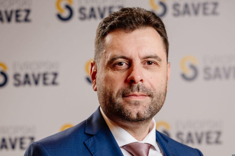Vujović: Što se više kunu u EU, to državu sve više pretvaraju u partijske feude 14 Vujović: Što se više kunu u EU, to državu sve više pretvaraju u partijske feude