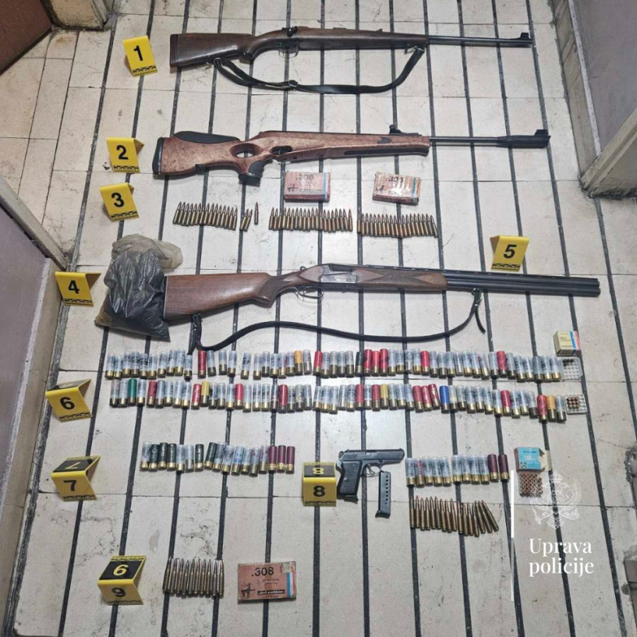 Za mjesec vraćeno 54 komada oružja