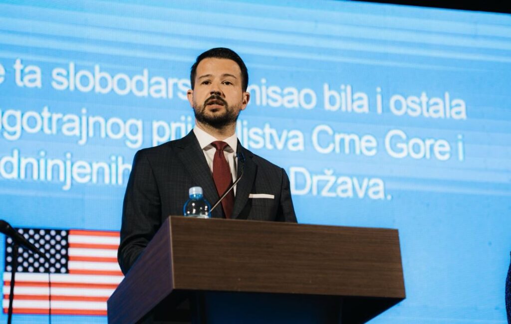 Milatović: Pitanje za pravnike da li je neizglasavanjem dnevnog reda ugroženo ustavno pravo predsjednika države 4 Milatović: Pitanje za pravnike da li je neizglasavanjem dnevnog reda ugroženo ustavno pravo predsjednika države