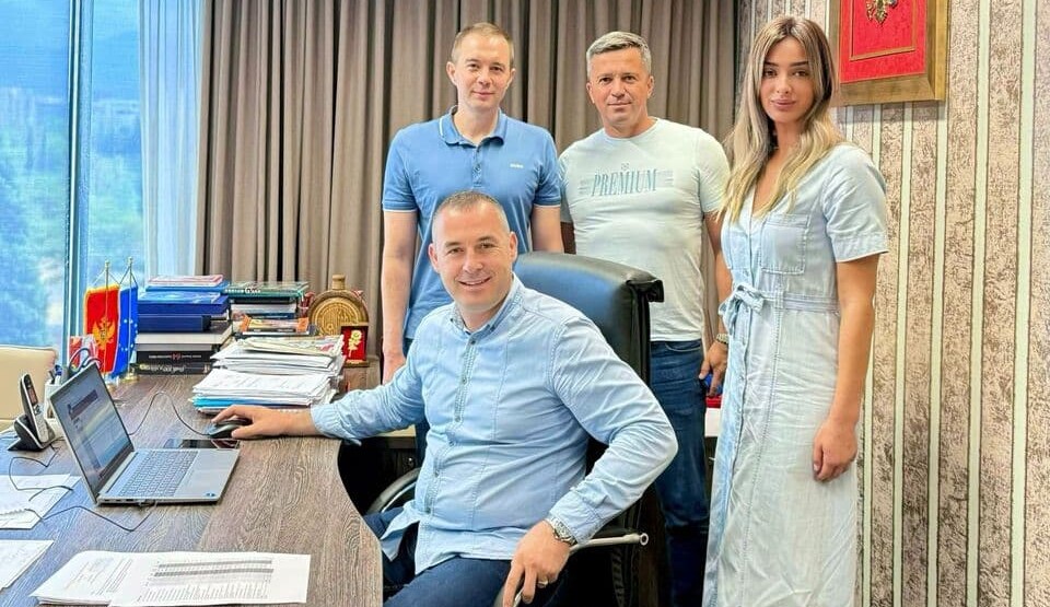 Šćekić potpisao grant sa Evropskom komisijom u iznosu od 480.000 eura 6 Šćekić potpisao grant sa Evropskom komisijom u iznosu od 480.000 eura