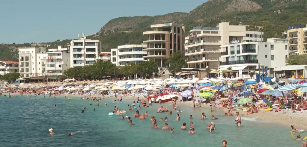 (VIDEO) Barska rivijera bilježi dobru posjećenost: 90 odsto popunjenosti, najviše turista iz regiona, otkriće za Engleze 10 (VIDEO) Barska rivijera bilježi dobru posjećenost: 90 odsto popunjenosti, najviše turista iz regiona, otkriće za Engleze