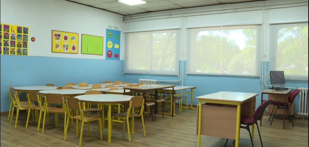 (VIDEO) OŠ “Radojica Perović“: Prvake i ostale osnovce dočekaće renovirani kabineti