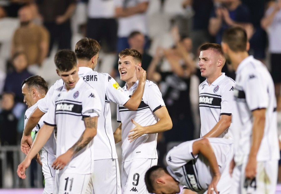 Kostić i Vukotić strijelci u Partizanovoj "petardi" u Subotici 14 Kostić i Vukotić strijelci u Partizanovoj „petardi“ u Subotici