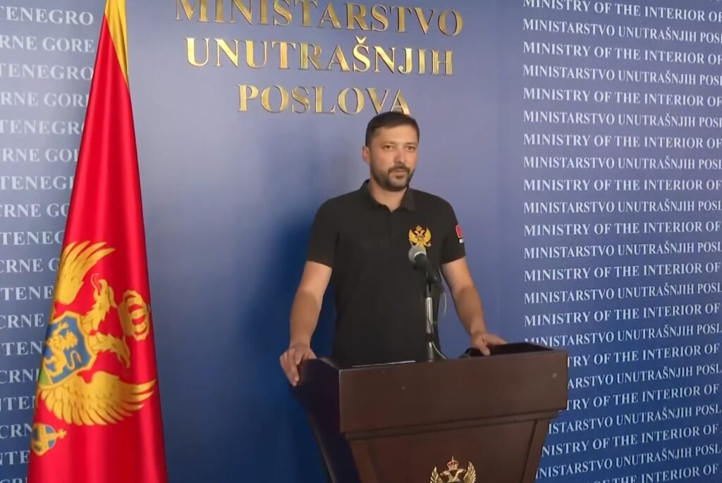 Vojinović: Stanje sa požarima mnogo bolje, najsloženija situacija u glavnom gradu; Tmušić: Očekujemo da će danas sedam vazduhoplova gasiti požare