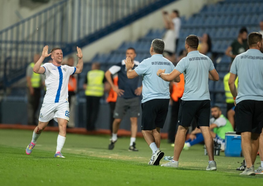 Bizaran autogol Piščevića odlučio najveći crnogorski derbi, Sutjeska nakon četiri godine savladala Budućnost; Dečić stoprocentan 2 Bizaran autogol Piščevića odlučio najveći crnogorski derbi, Sutjeska nakon četiri godine savladala Budućnost; Dečić stoprocentan