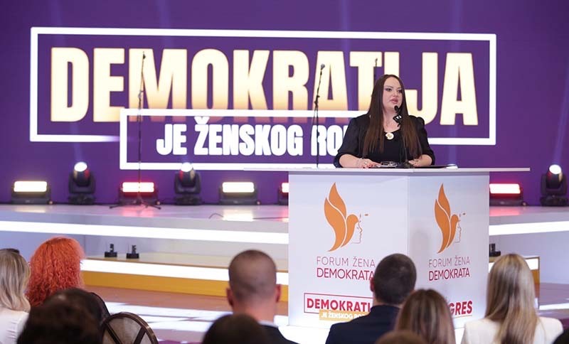 Minić: „Brate u Hristu“, sve ti građani vjeruju, samo da ih i ovo zaklinjanje ne košta 10,5 miliona