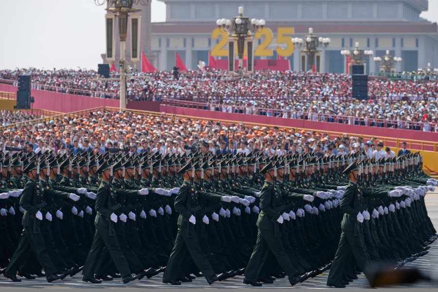 Održana velika vojna parada u Pekingu – Si poručio da je Kina „nepobjediva“ i predstavio novo naoružanje