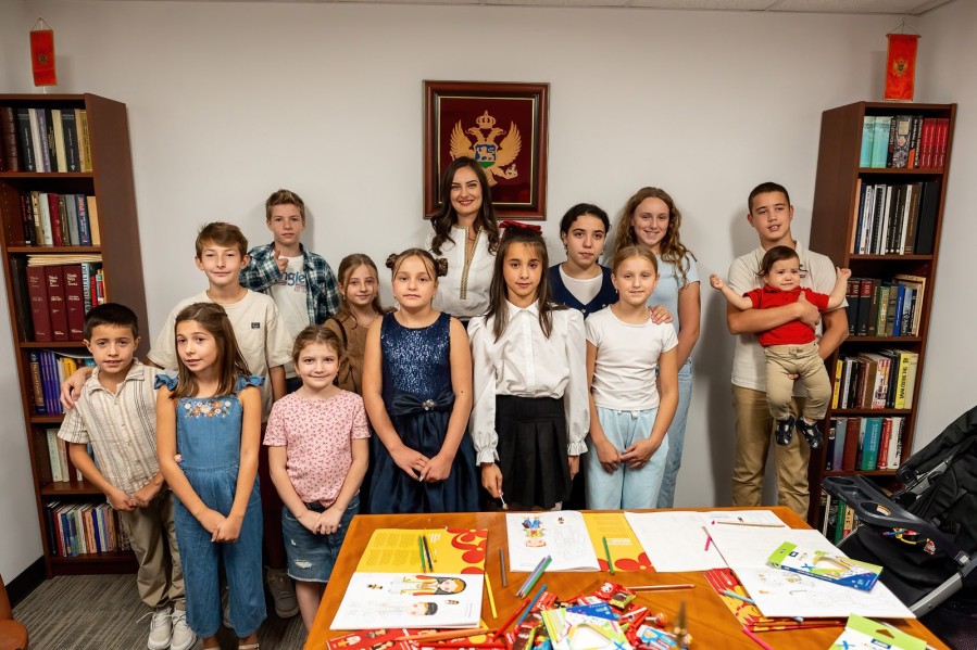Radionica Milene Milatović okupila djecu crnogorske dijaspore 9 Radionica Milene Milatović okupila djecu crnogorske dijaspore