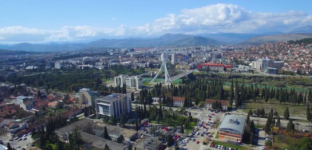 (VIDEO) Održavanje stambenih zgrada moglo bi se povećati sa 20 na 40 centi po kvadratu, građani negoduju