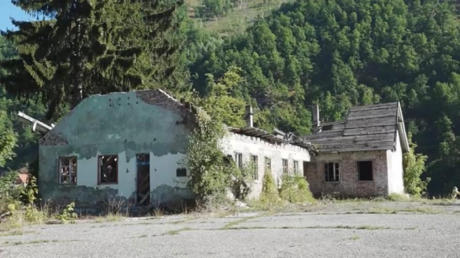 Mreža NVO: Zaustaviti propadanje zaboravljenih kasarni 12 Mreža NVO: Zaustaviti propadanje zaboravljenih kasarni