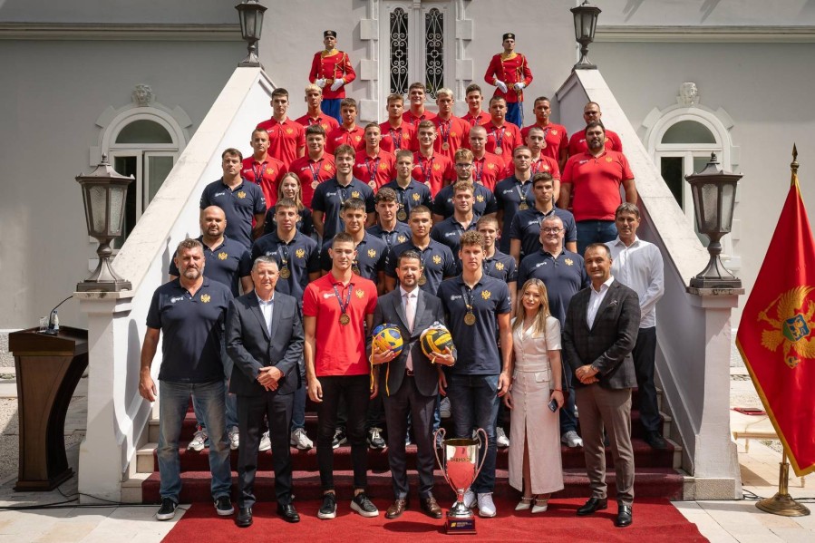 Milatović: Vaterpolisti, vi ste ponos Crne Gore – olimpijsko i svjetsko zlato je vaš sljedeći cil 4 Milatović: Vaterpolisti, vi ste ponos Crne Gore – olimpijsko i svjetsko zlato je vaš sljedeći cil