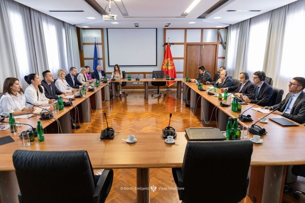 MMF započeo godišnje konsultacije u Crnoj Gori: Fokus na ekonomske politike i stabilnost 14 MMF započeo godišnje konsultacije u Crnoj Gori: Fokus na ekonomske politike i stabilnost