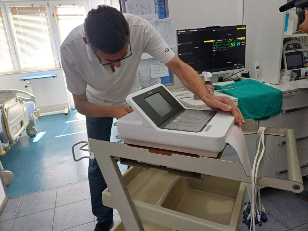 Interno odjeljenje bolnice Meljine dobilo moderan EKG aparat 8 Interno odjeljenje bolnice Meljine dobilo moderan EKG aparat