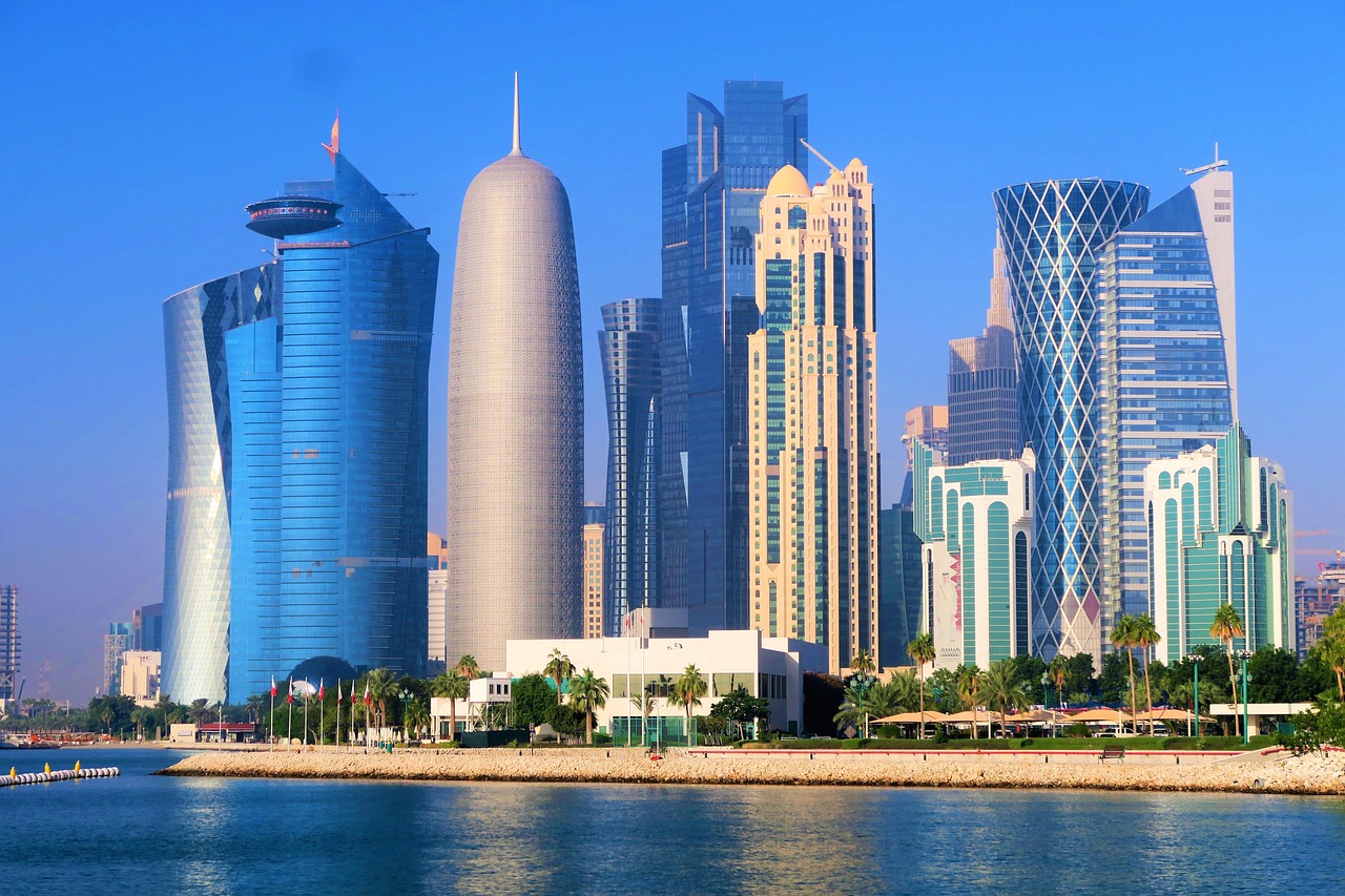 skyscrapers 3850732 1280