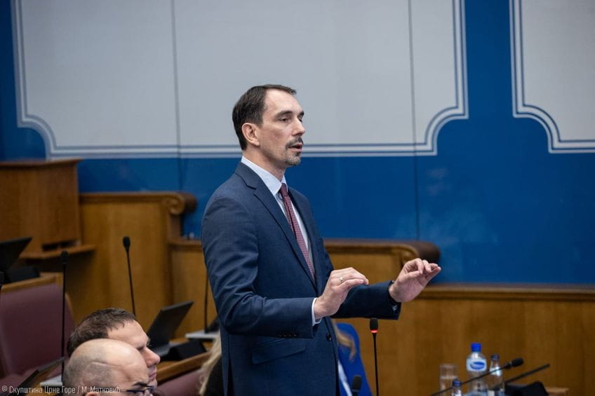 Mandić pozvao VDT da podnese ostavku, Marković odbio