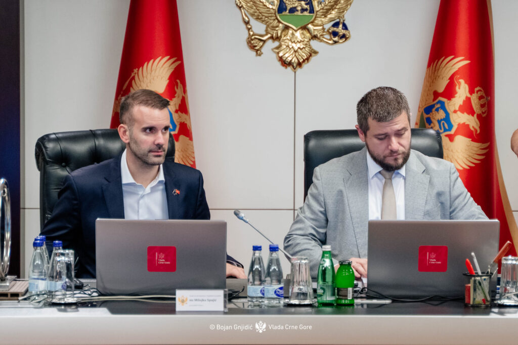 Savjet za privatizaciju: Stručni konsultant da dostavi analizu dva predložena modela za privatizaciju Budvanske rivijere 8 Savjet za privatizaciju: Stručni konsultant da dostavi analizu dva predložena modela za privatizaciju Budvanske rivijere