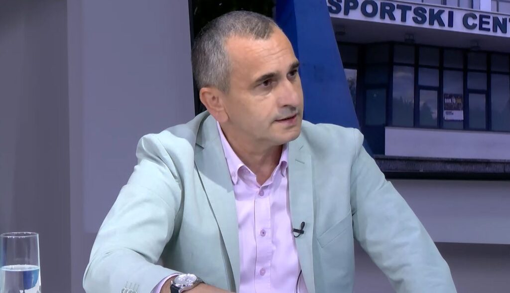 (VIDEO) Ivanović: Projekat izgradnje istočne tribine dobio zeleno svijetlo, za krov SC Morača milion eura 6 (VIDEO) Ivanović: Projekat izgradnje istočne tribine dobio zeleno svijetlo, za krov SC Morača milion eura