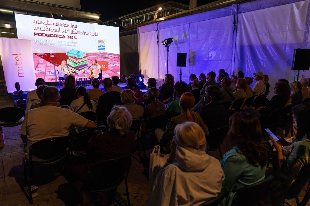 Prvi dan Festivala književnosti protekao u znaku romana: Pred brojnom publikom djela Dežulovića i Markovića