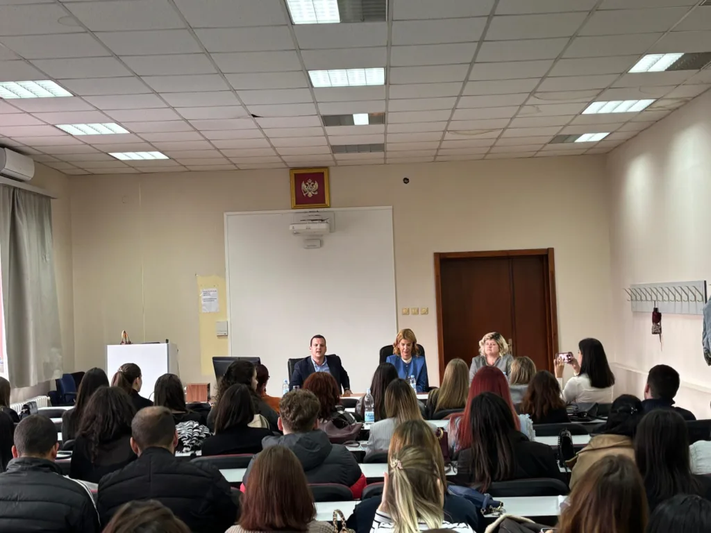 ''Televizija uprkos promjenama u navikama publike i dalje jedan od najuticajnijih i najpouzdanijih izvora informacija'' 4 “Televizija uprkos promjenama u navikama publike i dalje jedan od najuticajnijih i najpouzdanijih izvora informacija“