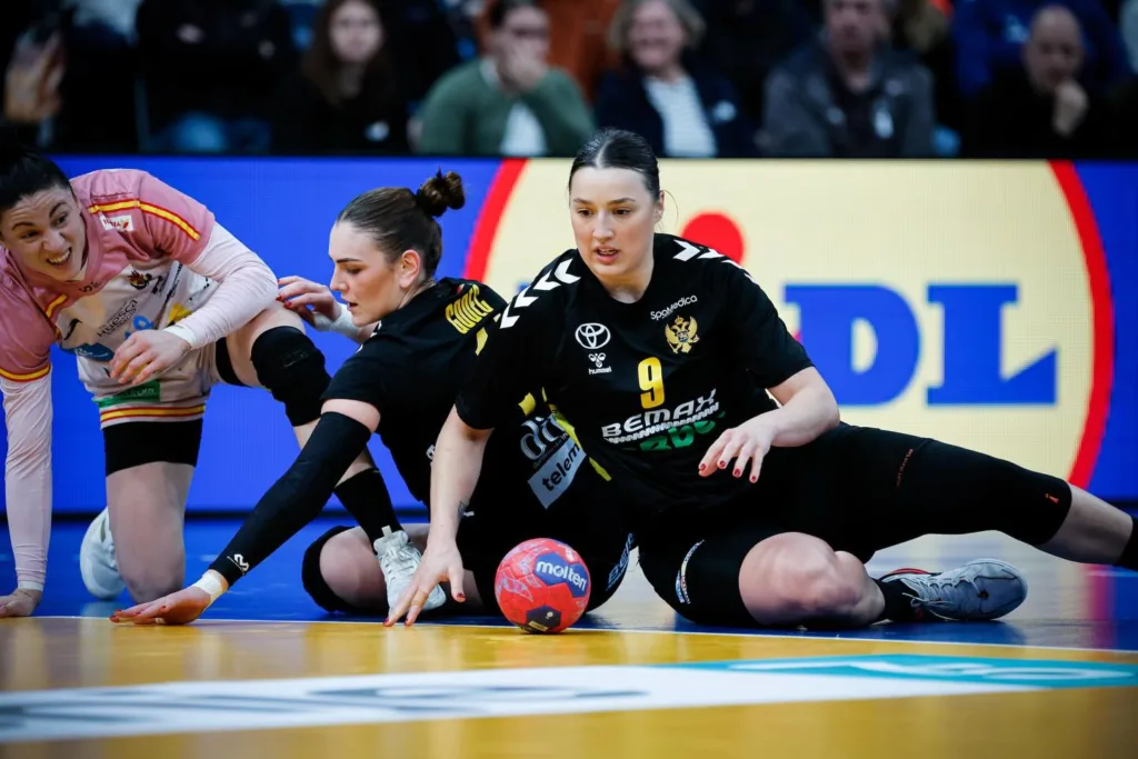 Kreće borba za četvrtfinale: "Lavice" protiv Islanda na startu glavne faze 22 Kreće borba za četvrtfinale: „Lavice“ protiv Islanda na startu glavne faze