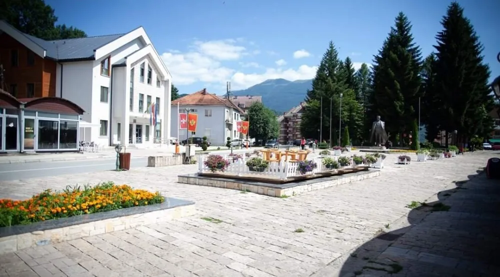 Poziv na protest u Mojkovcu: Građani često bez vode i struje zbog rekonstrukcije Trga