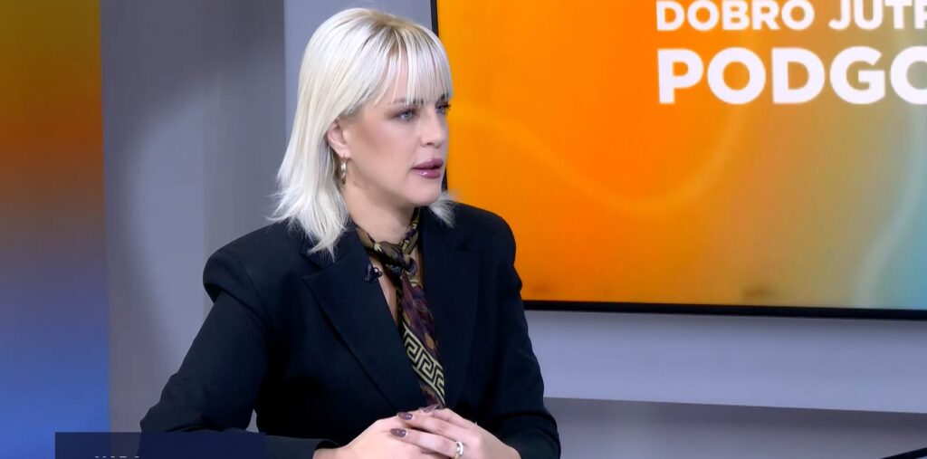(VIDEO) Ljiljanić: Glavni grad će pružiti podršku ženama žrtvama nasilja i uvećati budžet za njihova veća prava 11 (VIDEO) Ljiljanić: Glavni grad će pružiti podršku ženama žrtvama nasilja i uvećati budžet za njihova veća prava