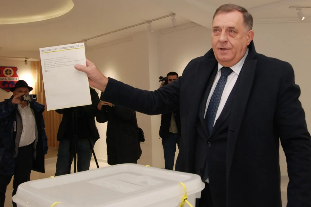 I SNSD i SDS tvrde da njihovi kandidati vode