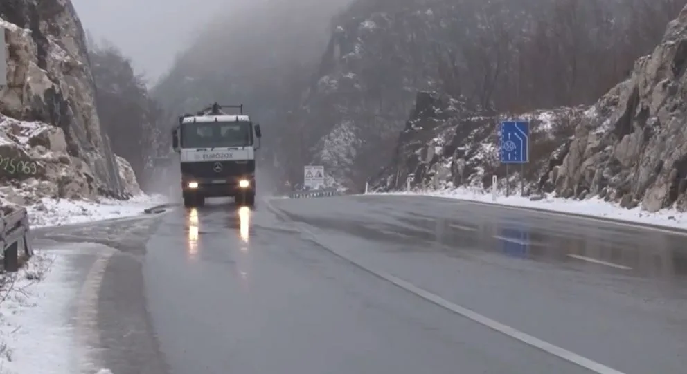 (VIDEO) Zbog neposjedovanja zimske opreme u ovoj godini kažnjeno 376 vozača