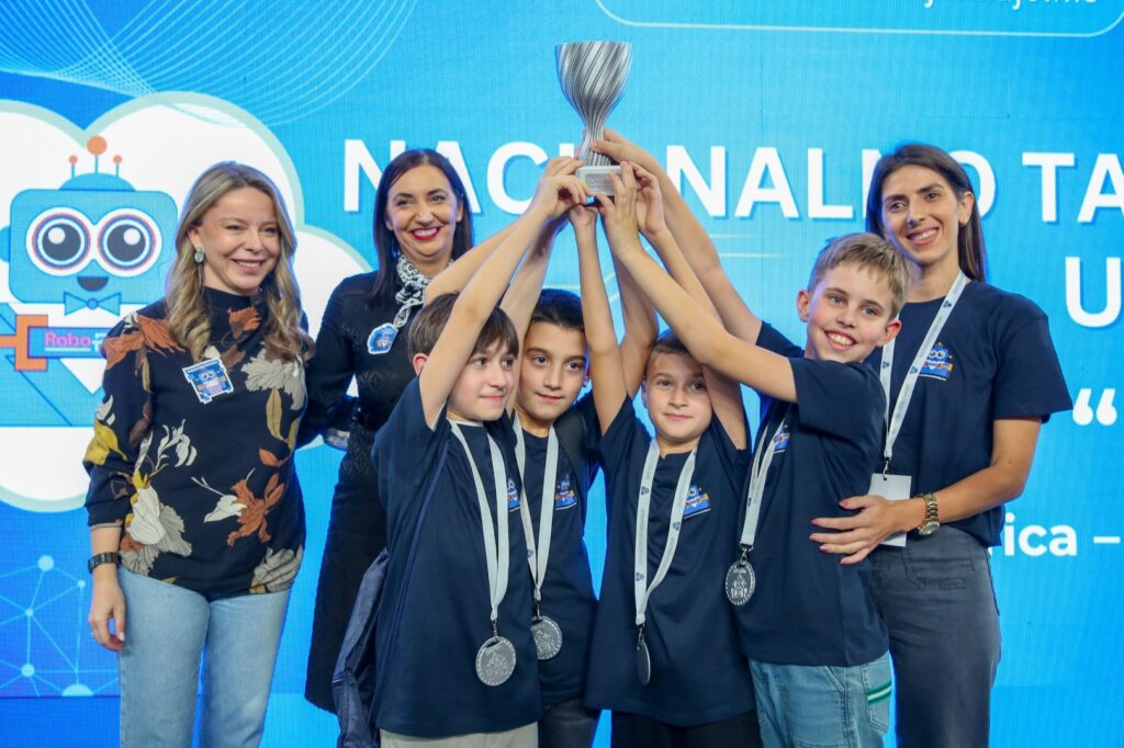 Mozgalići iz JU OŠ „Aleksa Đilas Bećo“ iz Mojkovca osvojili prvo mjesto na nacionalnom takmičenju u robotici