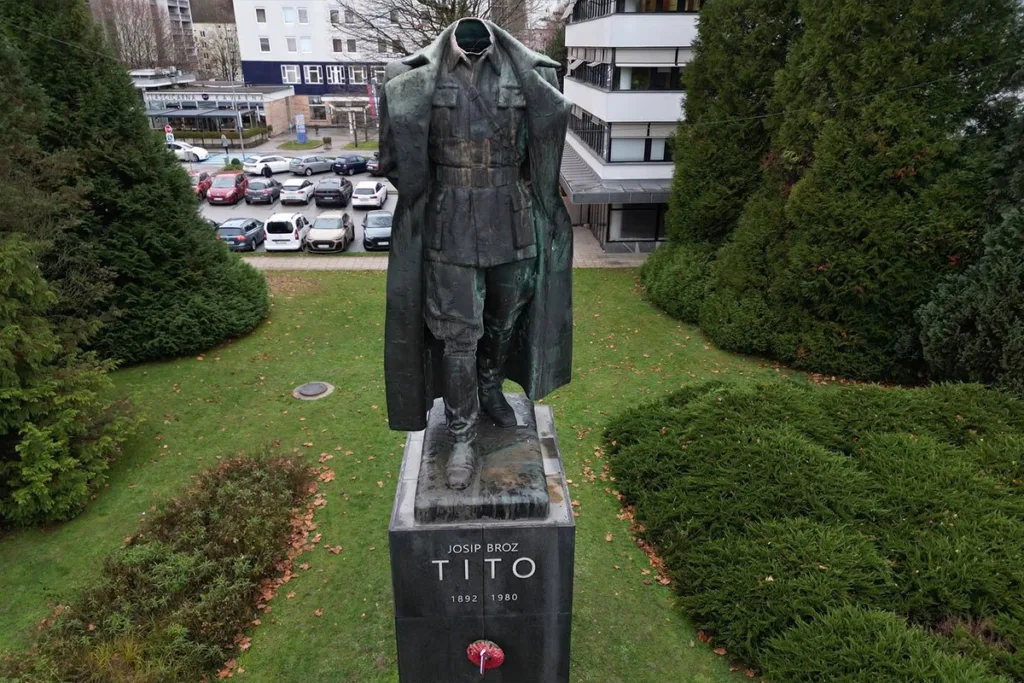 Velenje: Odrubljena glava sa spomenika Titu