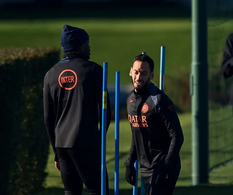 Derbi večeri u Milanu: Inter dočekuje „ranjeni“ Liverpul, Krstović napada Čelsi