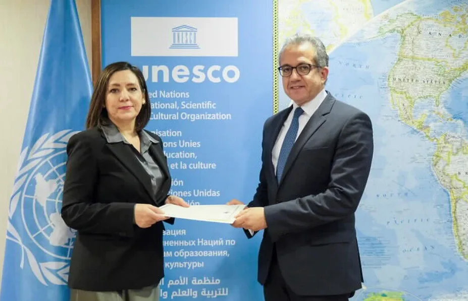 Ambasadorka Lalović predala akreditivna pisma direktoru UNESCO-a 10 Ambasadorka Lalović predala akreditivna pisma direktoru UNESCO-a