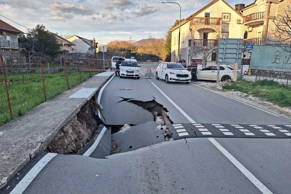 Urušio se dio lokalnog puta u Radovićima kod Tivta, obustavljen saobraćaj