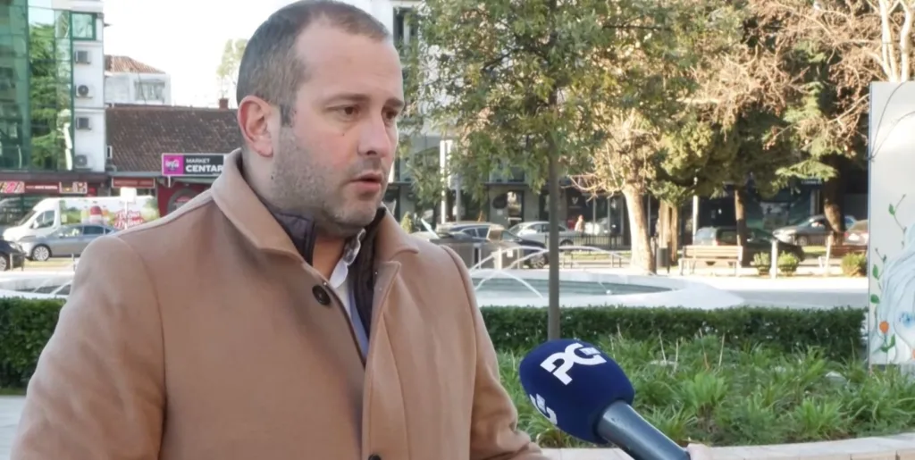 (VIDEO) Babović: Počela primjena demo verzije digitalnog sistema za evidenciju dozvola za privremene objekte 3 (VIDEO) Babović: Počela primjena demo verzije digitalnog sistema za evidenciju dozvola za privremene objekte