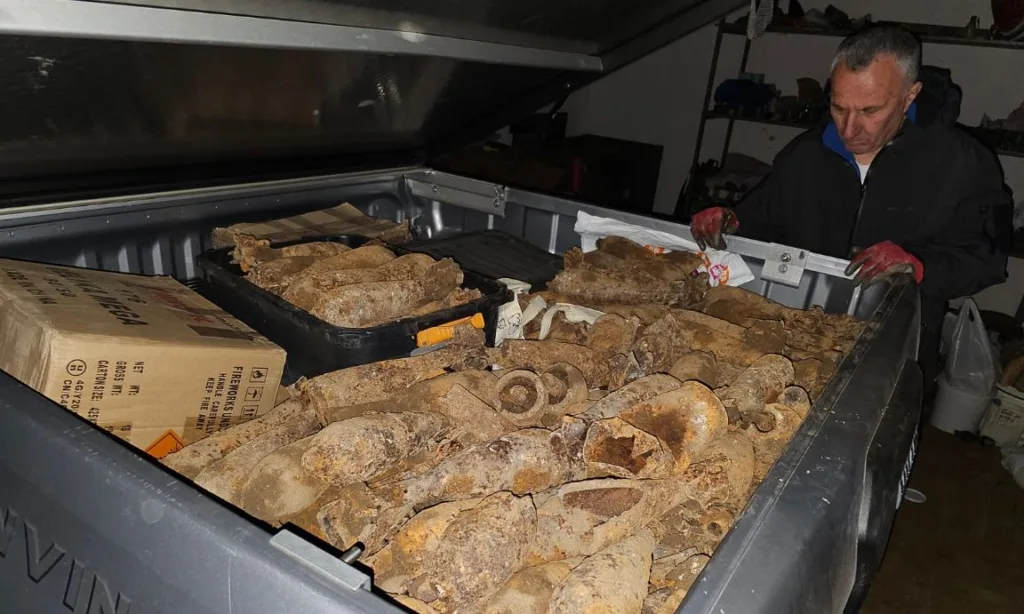 U dvorištu budvanske osnovne škole pronađene bombe iz Drugog svjetskog rata 2 U dvorištu budvanske osnovne škole pronađene bombe iz Drugog svjetskog rata