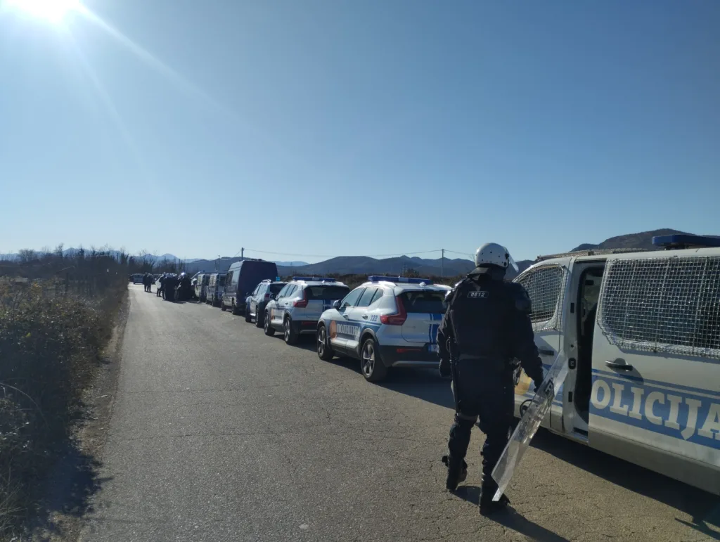 Saobraćaj odblokiran, Spajić i Milatović otputovali za Beč