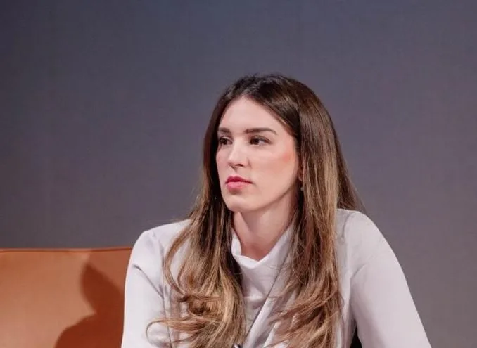 Dragović: Najoštrije osuđujem uvrede upućene ministarki Nišić, moramo još snažnije raditi na kulturi dijaloga 14 Dragović: Najoštrije osuđujem uvrede upućene ministarki Nišić, moramo još snažnije raditi na kulturi dijaloga