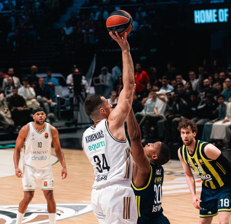 Kamenjaš i Rajt srušiili Fener