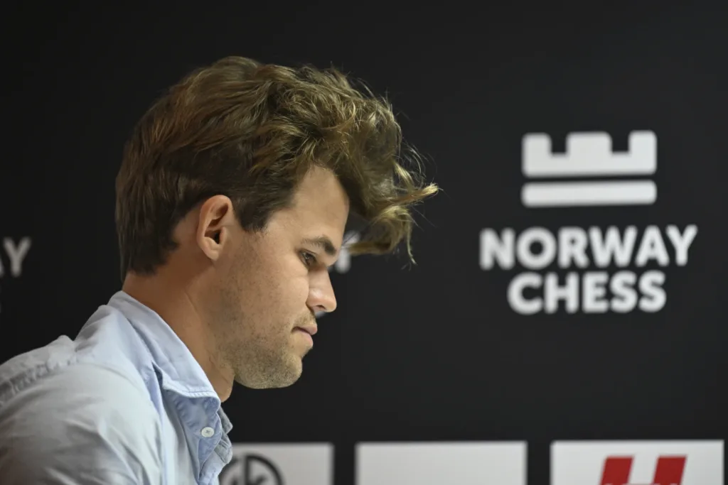 Norveški genije nezaustavljiv: Karlsen peti put prvak svijeta u brzom šahu