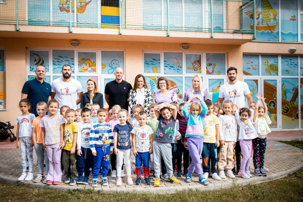 „Rukometić“ u brojkama: 500 djece, 9 gradova i 10 vrtića 15 „Rukometić“ u brojkama: 500 djece, 9 gradova i 10 vrtića