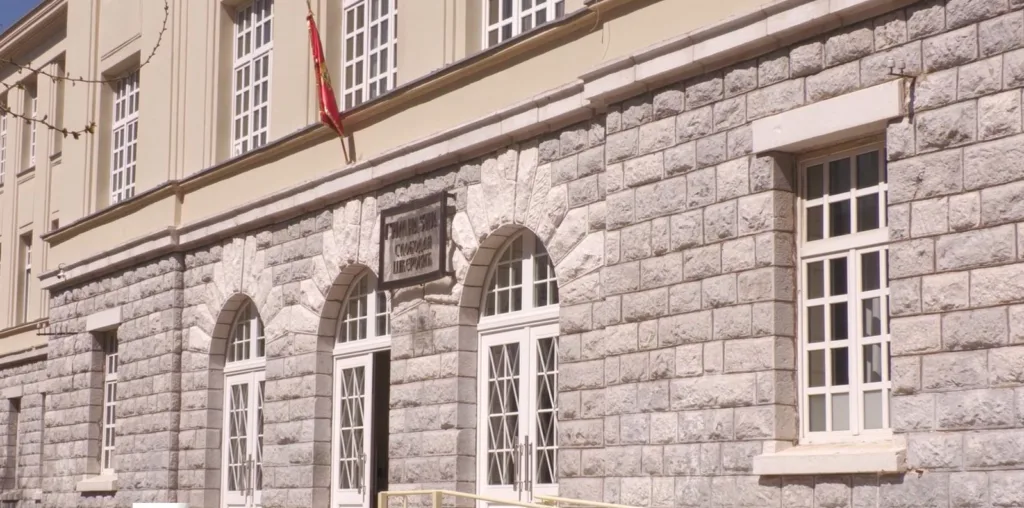 Zbog dojave o bombi evakuisana Gimnazija „Slobodan Škerović“