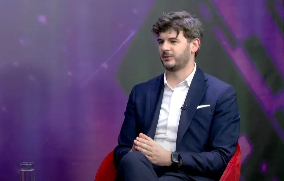 Čarapić: Dekan Pravnog fakulteta zaradio 120.000 eura zastupajući zakupca Svetog Stefana u borbi protiv države 10 Čarapić: Dekan Pravnog fakulteta zaradio 120.000 eura zastupajući zakupca Svetog Stefana u borbi protiv države