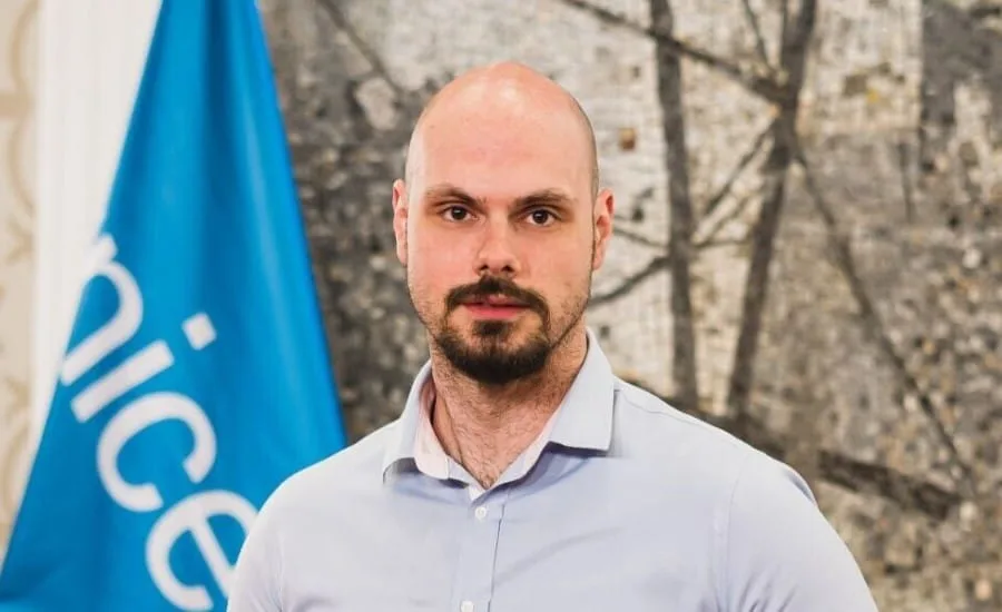 Stanišić: SNP pozdravlja prodaju dva "Majbaha", rasipanje novca građana mora ostati iza nas 7 Stanišić: SNP pozdravlja prodaju dva „Majbaha“, rasipanje novca građana mora ostati iza nas