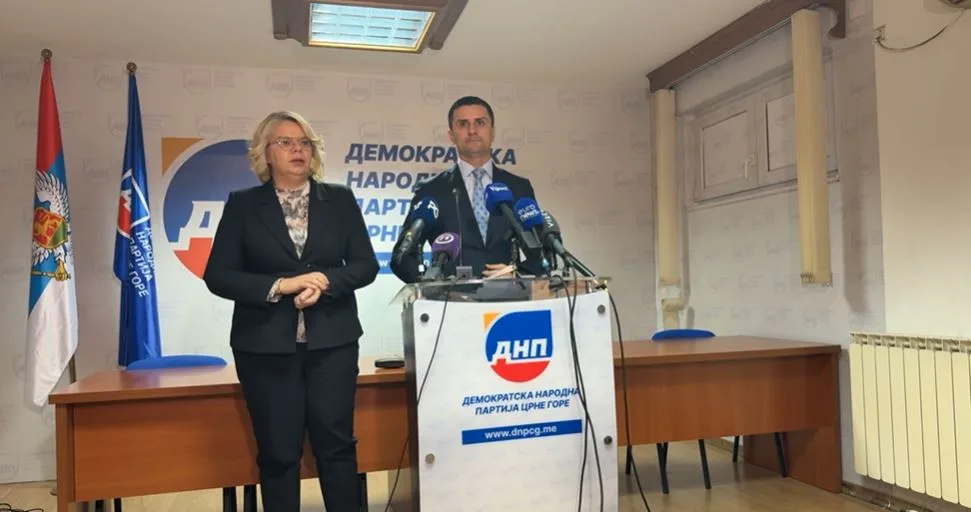 Vukićević i Zogović najavili ostavke u Vladi